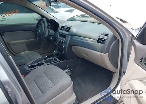 2010 Ford Fusion S из США, поврежденный, VIN 3FAHP0GA2AR415101